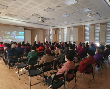 임실군노인종합복지관, 노인맞춤돌봄서비스 이용 어르신 대상 문화공연 지원활동(영화관람) 프로그램 진행 이미지