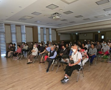 노인맞춤돌봄서비스 문화활동 &#034;소풍&#034; 영화감상 이미지