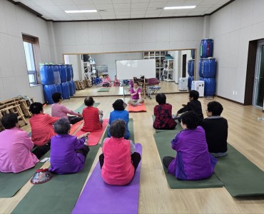 2025년 노인맞춤돌봄서비스 건강증진 프로그램 &#034;활력 UP 시니어 준비운동&#034; 이미지