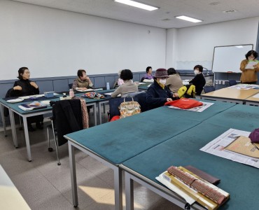 서예교실 멍석교체작업을 진행하였습니다! 이미지