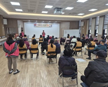 2026년 노인맞춤돌봄서비스 설 맞이 사회참여·정서지원 프로그램 &#034;정(情)을 나누는 명절 윷놀이 한마당&#034; 이미지
